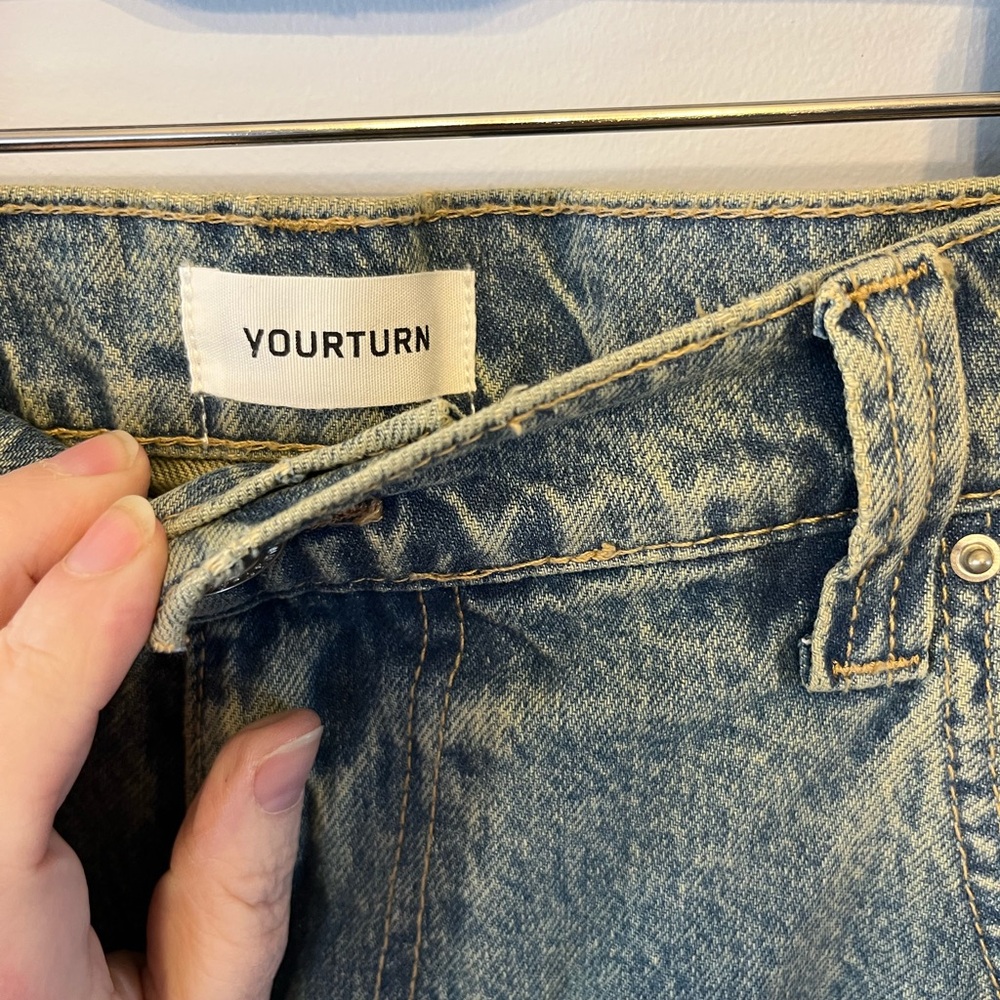 Brand: Your turn. Relaxed Fit Women's Jeans in Light Blue Wash - Picture 3 of 4